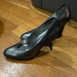 Chinese Laundry Pumps